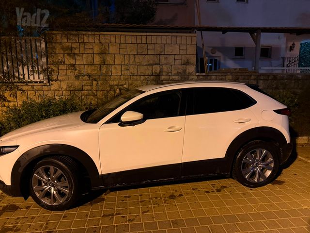 מודעת רכב מאזדה CX-30