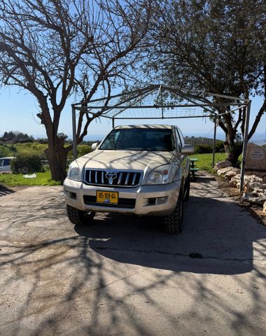 טויוטה לנד קרוזר