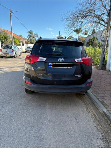 טויוטה RAV4