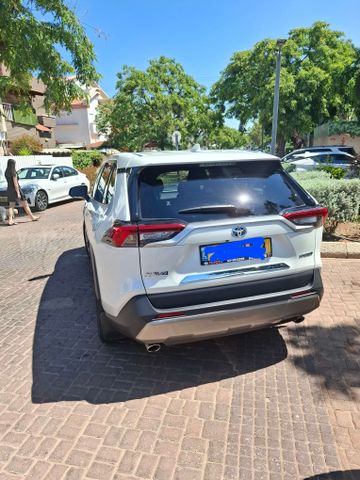 מודעת רכב טויוטה RAV4