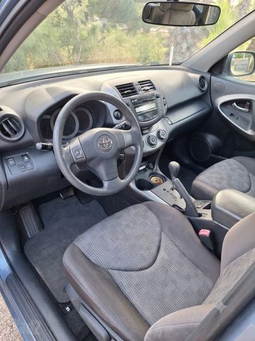 טויוטה RAV4