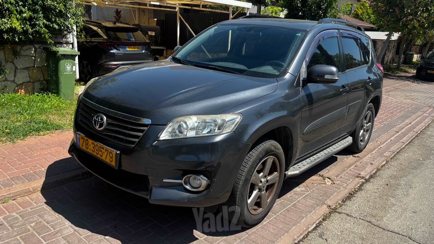 טויוטה RAV4
