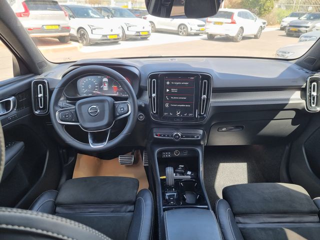 וולוו XC40