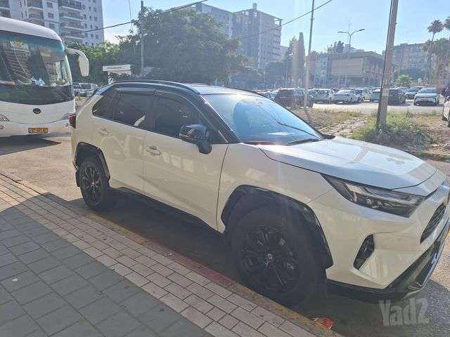 טויוטה RAV4