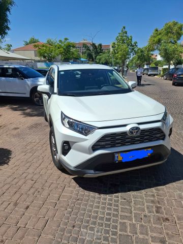 טויוטה RAV4