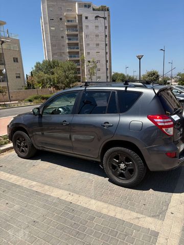מודעת רכב טויוטה RAV4