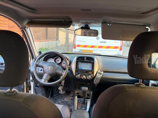 טויוטה RAV4