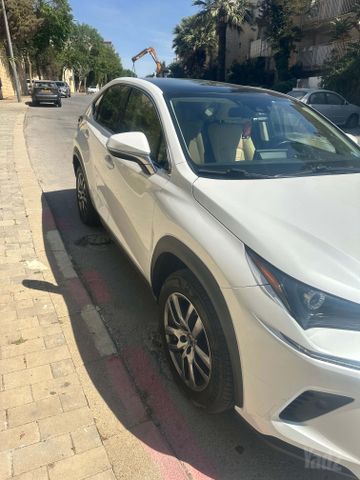 לקסוס NX