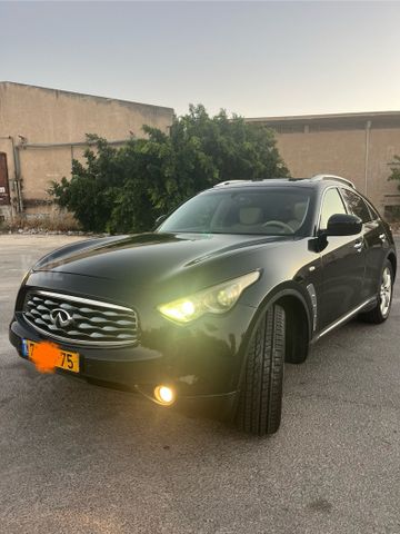 אינפיניטי FX37
