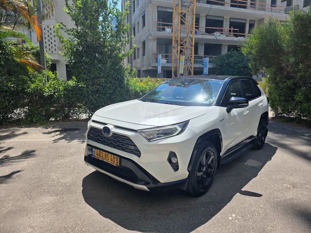 טויוטה RAV4