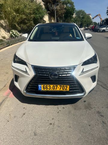 מודעת רכב לקסוס NX