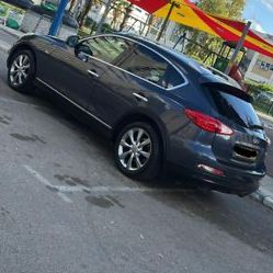 אינפיניטי EX37