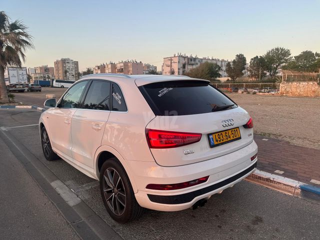אאודי Q3