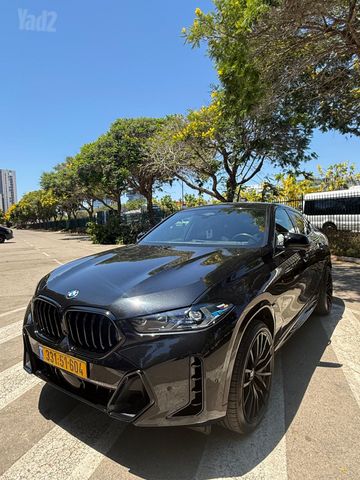 ב מ וו X6