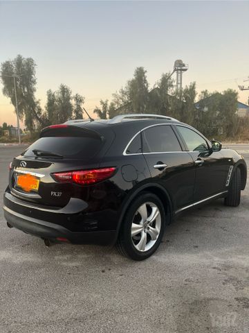 אינפיניטי FX37