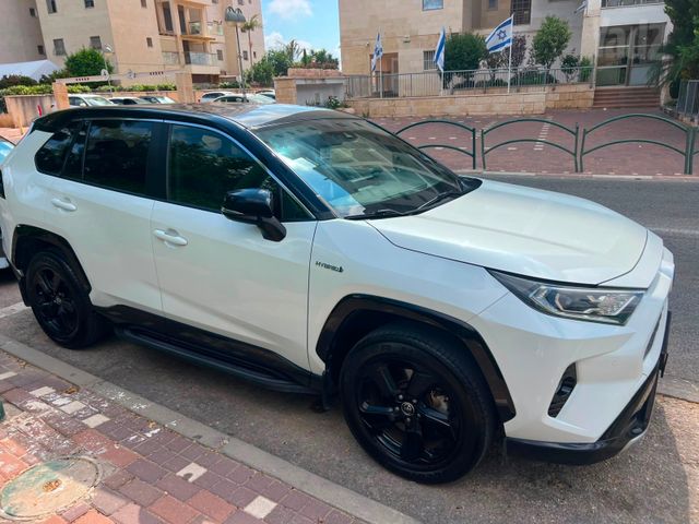 טויוטה RAV4