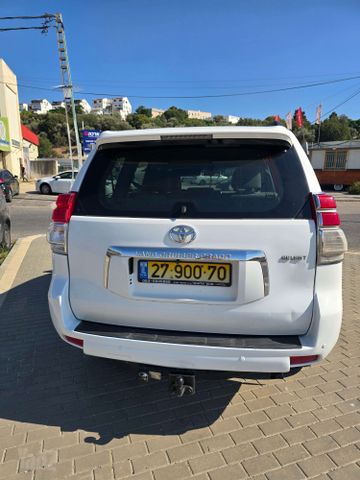 טויוטה לנד קרוזר
