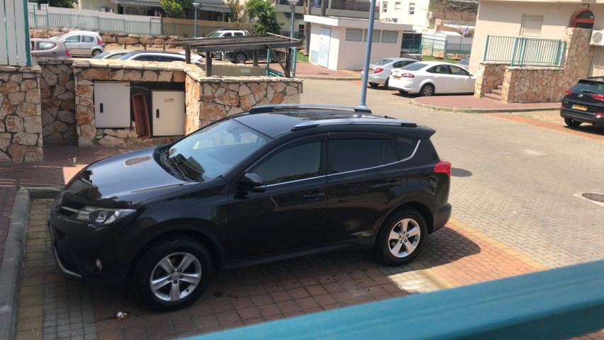 מודעת רכב טויוטה RAV4