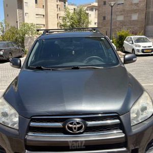 טויוטה RAV4