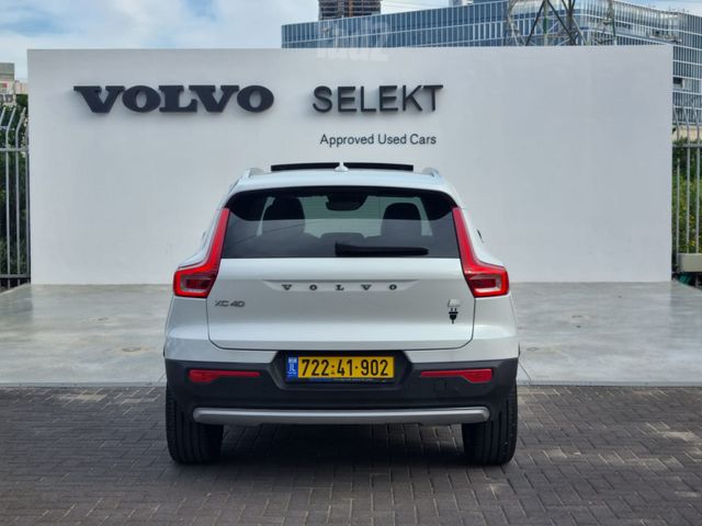 וולוו XC40