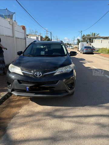 טויוטה RAV4