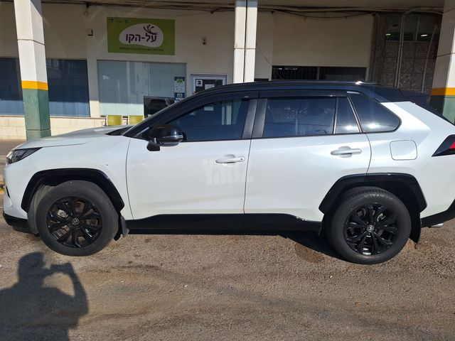 טויוטה RAV4