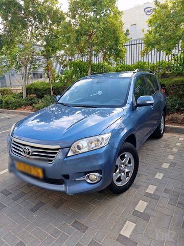 מודעת רכב טויוטה RAV4
