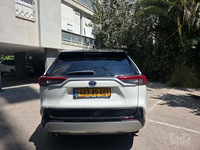 טויוטה RAV4