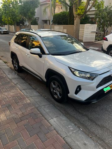 טויוטה RAV4