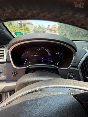 קאדילק SRX
