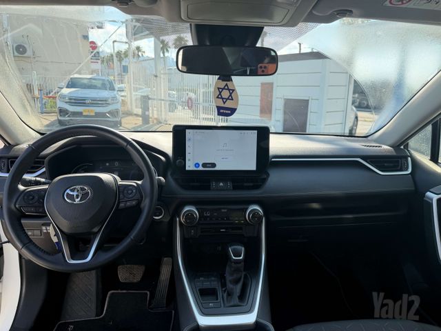 טויוטה RAV4