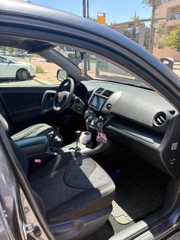 טויוטה RAV4