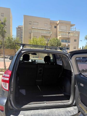 טויוטה RAV4