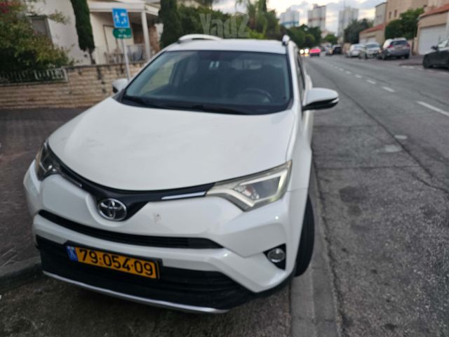 מודעת רכב טויוטה RAV4