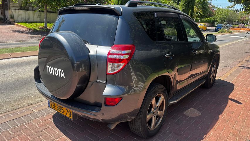 טויוטה RAV4