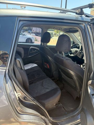 טויוטה RAV4