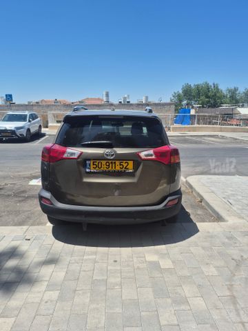 טויוטה RAV4