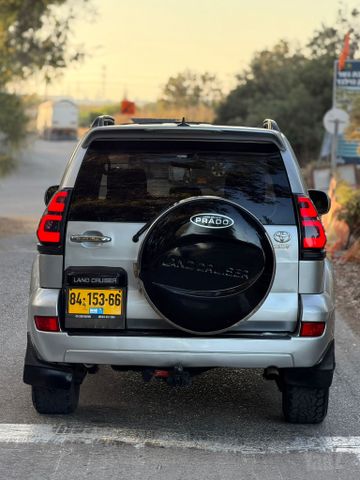 טויוטה לנד קרוזר