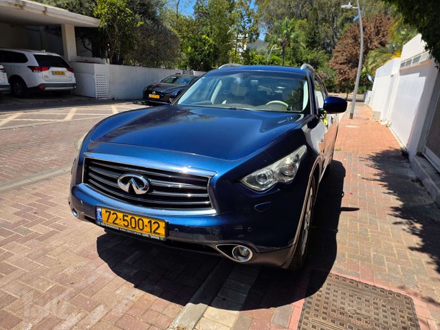 אינפיניטי QX70
