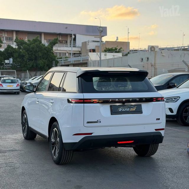 ג'אקו J5