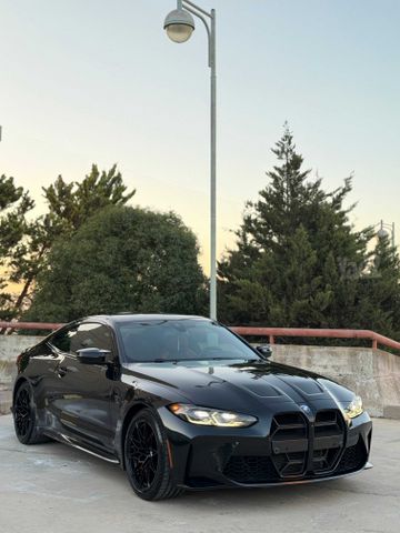 ב מ וו M4