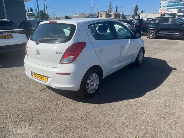 יונדאי i20