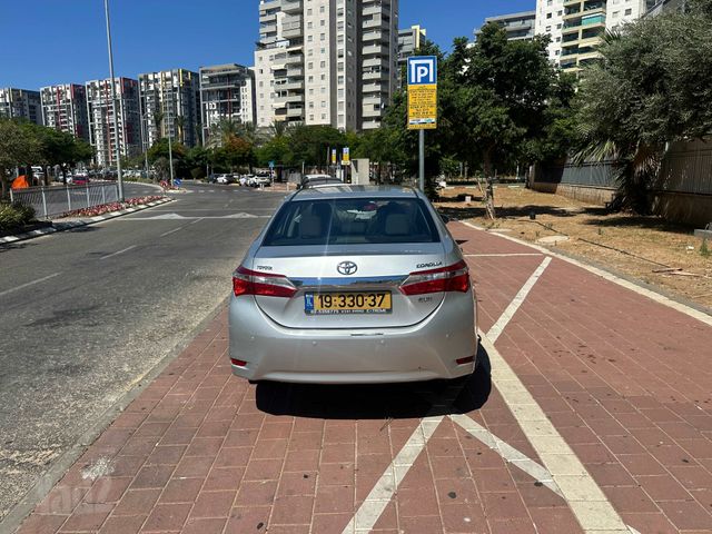 טויוטה קורולה