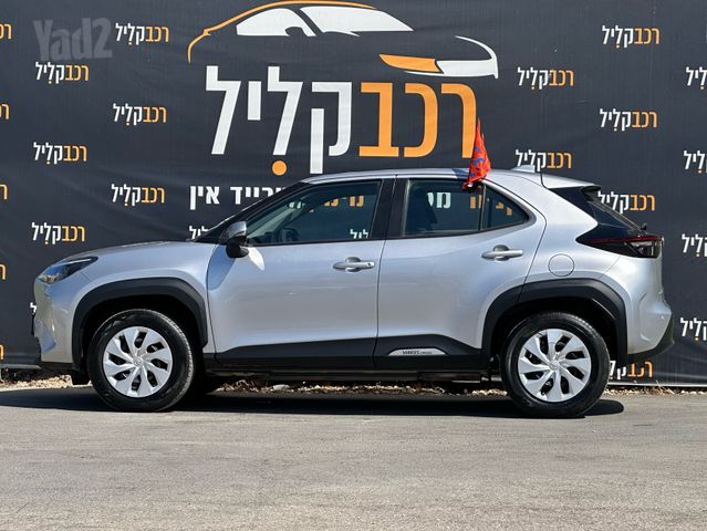 טויוטה יאריס קרוס