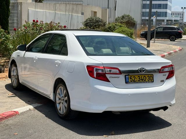 טויוטה קאמרי