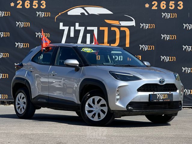 מודעת רכב טויוטה יאריס קרוס