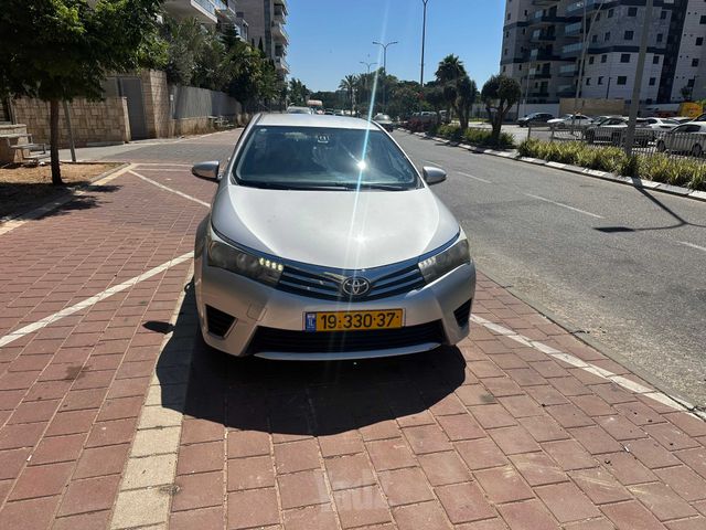 מודעת רכב טויוטה קורולה