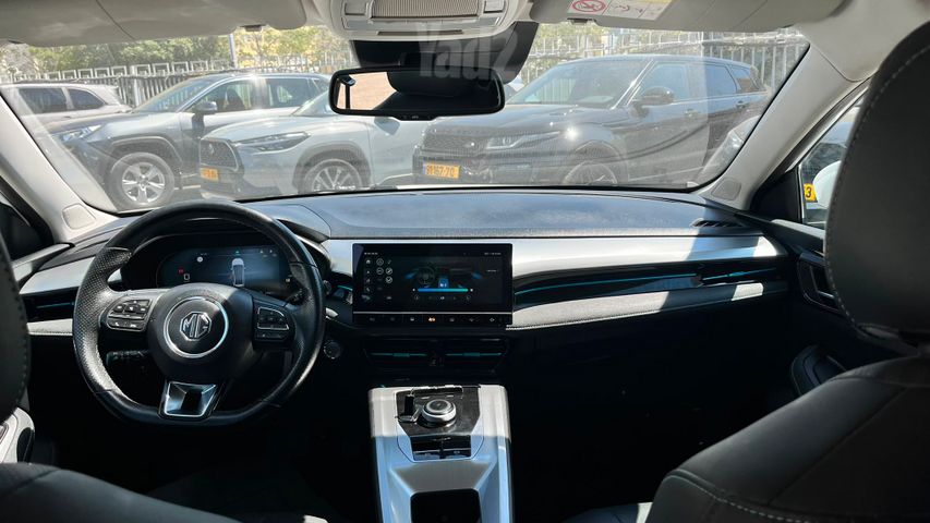 אם ג'י MG5