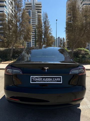 טסלה מודל 3