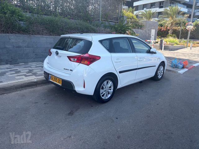 מודעת רכב טויוטה אוריס 2